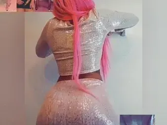 This dame is a true nymphomaniac, and she enjoys nutting in her facehole