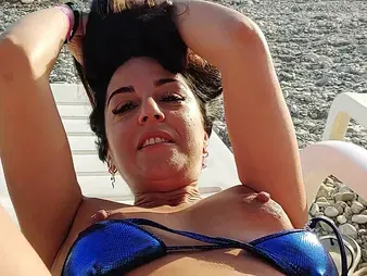 Luca Ferrero heads naughty on the beach with her real climax - POINT OF Look