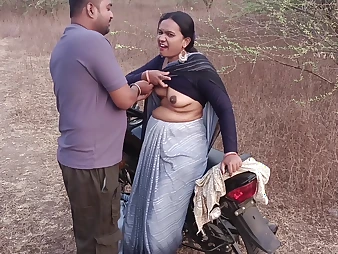 Natural Tits Horny Indian MILF Bhabhi Alfresco Mating