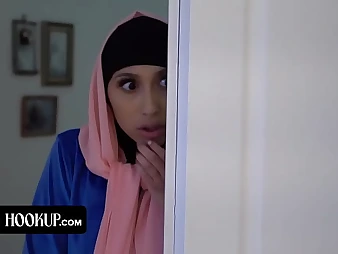 Observe hijab-wearing Arab teenage Penelope Forest obtain the brush taut vag in ruins by mischievous professor added to obtain a jizz facial cumshot