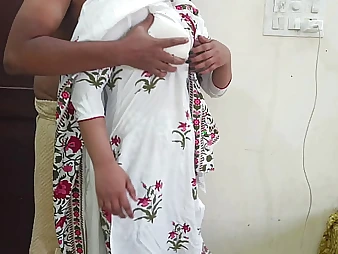 Alpana Bengalixxx takes a lasting pounding while no one's home thither evident Hindi audio
