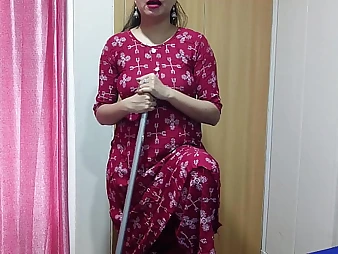 Desi pornstar Sali gets close to & dirty with her hung Jija from her cool apartment