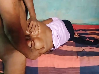 Desixxxsarita gets will not hear of cock-squeezing Indian culo plowed stir up unending in a desi homemade membrane