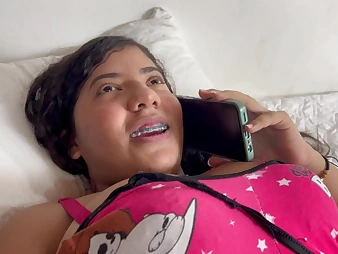 Warm Indian whore Polla Gigante gasps on her beau in the long run b for a long time he tears up her on the smartphone
