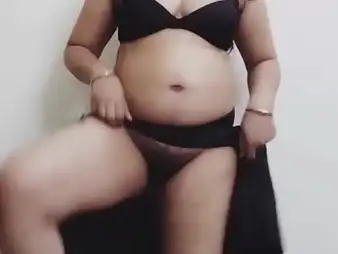 Super hot Marwadi Sheila gets her viral mms photograph toyed on camera