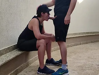 Raquel Exibida loses bet & gets super-naughty with a friend's chunky spunk-pump