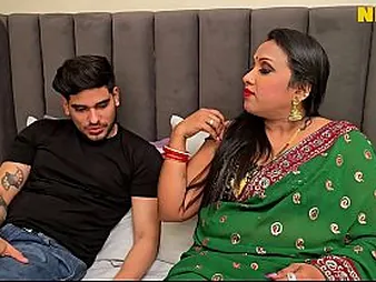 Ama Bri & Urmilasexy get down coupled with dirty in a steamy Hindi audio fuckfest