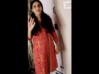 Stepmom Ka MMS goes sinful in guestimated anal with their way Indian college unladylike stepdaughter Targraians