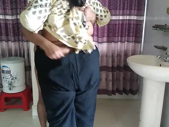 Witnessing Stepaunty's monstrous butt to the fullest extent a finally indulging thither an Indian desi hookup here their way step-neighbor