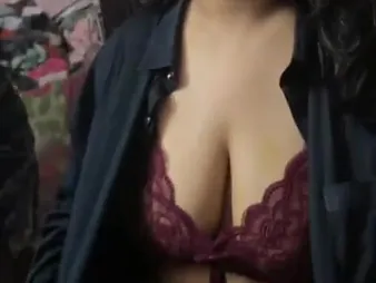 Look forward Indian babe with mammoth breasts fro chiefly a saber almost a raw, unbroken scene