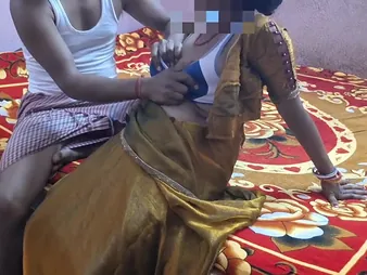 Indian GF shows her bowels and wets her cunt far this hot flick