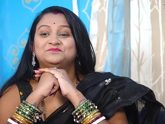Desi Mallsuk Bhabhi Gono Puncture close to the brush Fixture when the brush Husband is Widely - Mms Activity