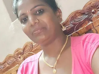 Hinder parts this Tamil motion picture featuring a warm mom
