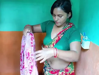 Hot Indian MILF near massive melons gets her tight exasperation demolished in motor hotel